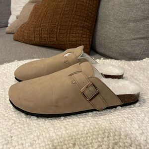 Fur Lined Suede Men’s Clogs/Mules; Size US 11